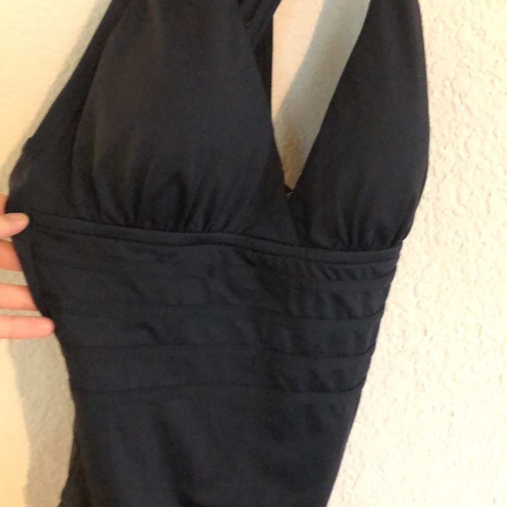 LA BLANCA Island Goddess Multi-Strap Cross-Back - Picture 14 of 16